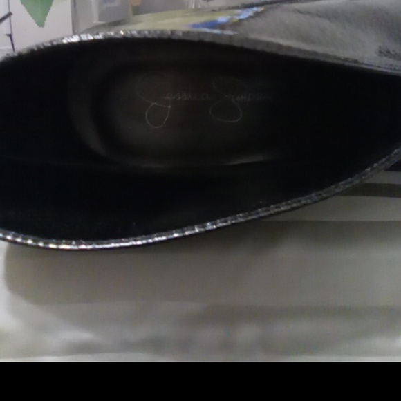 Shoes - Picture 2 of 6